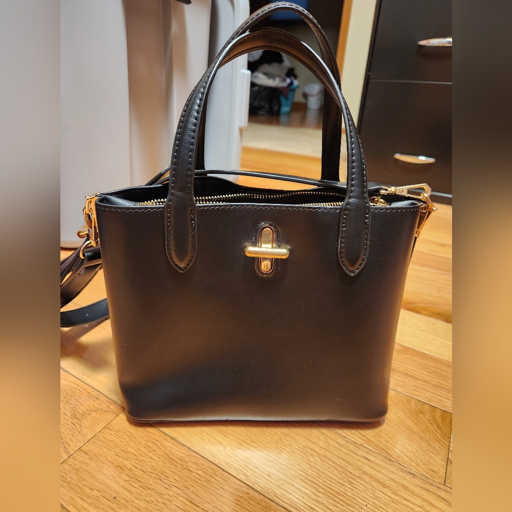 Elegant Black Leather crossbody